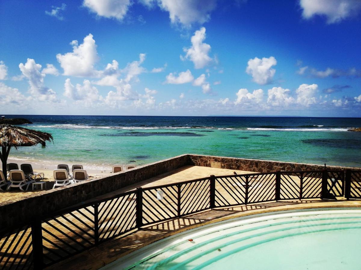 Studio Vue Mer Piscine Plage Kaz Punch Manganao Chez Julie Saint-Francois  Ngoại thất bức ảnh